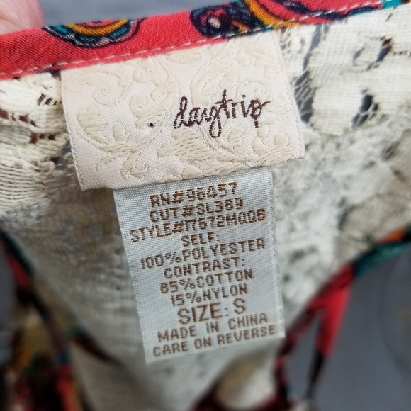 Nastalgic 70s style hippie tank top by day trip size small nwot - Picture 8 of 8